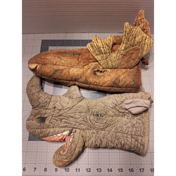 VIintage SARI Fabrics Novelty Dinosaur  potholder Oven Mitt Glove - Picture 3 of 6